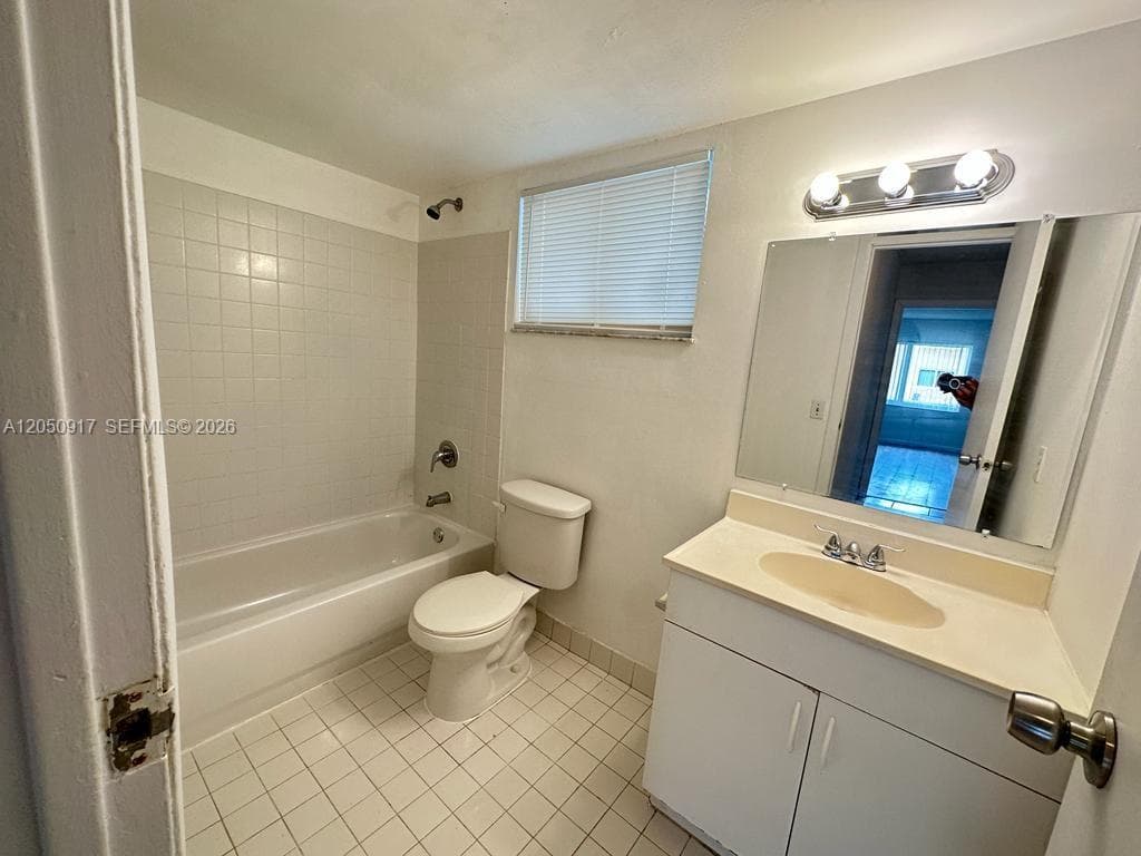 NEW WORLD CONDO APTS IV · #111 in Miami Gardens - Photo 5