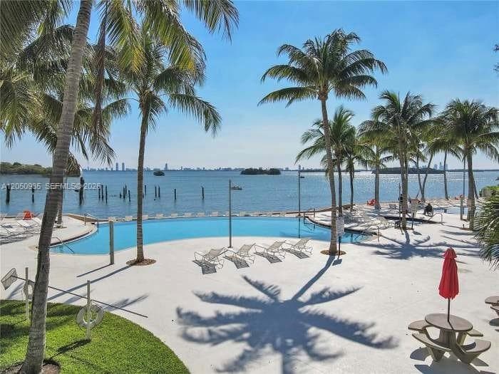 Nirvana · #B207 in Miami - Photo 17