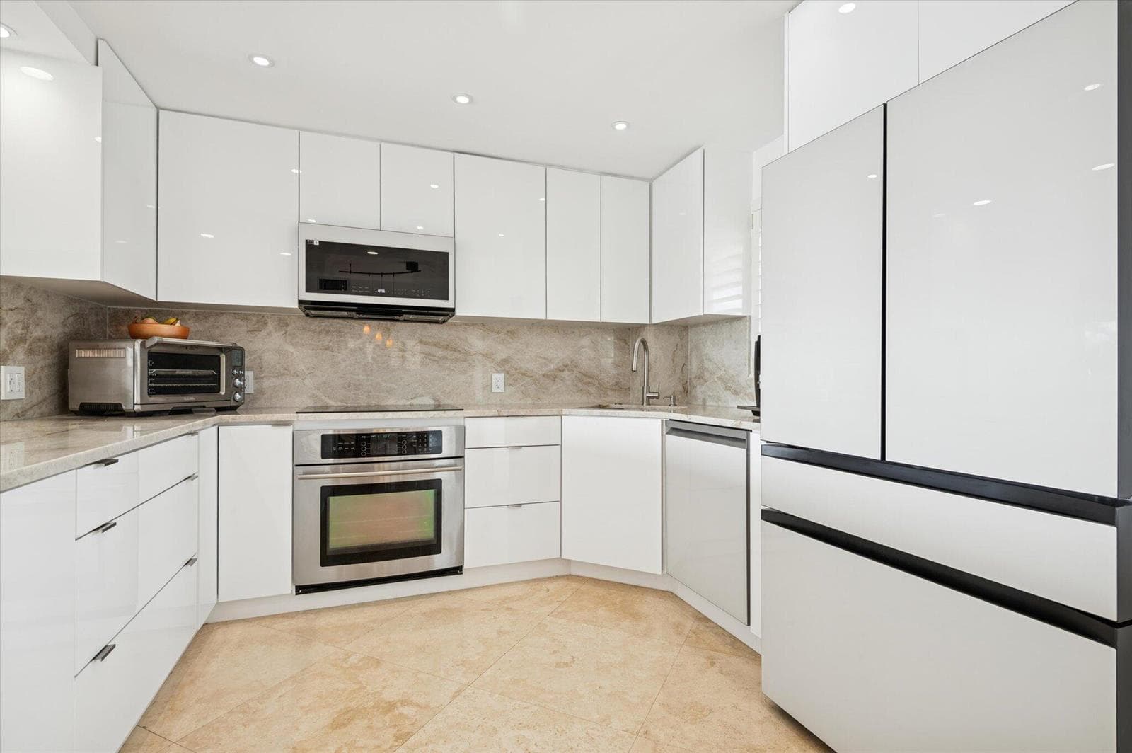 09-Carbonara-215 N Birch Rd #2A-9
