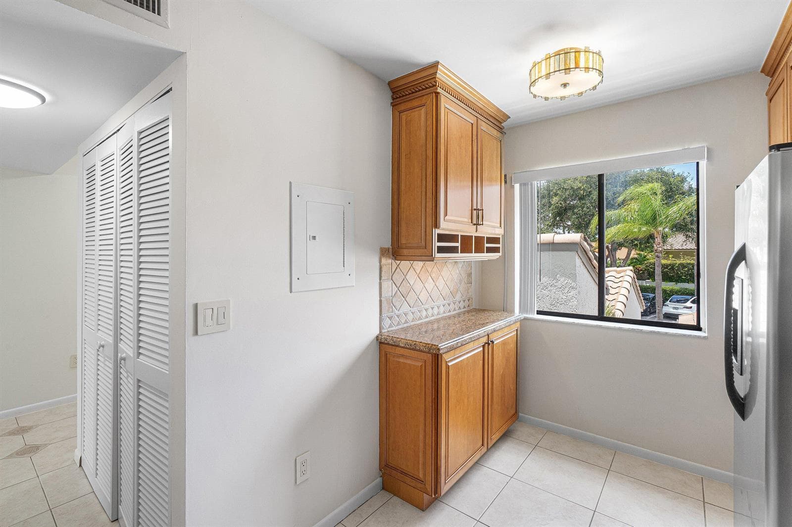 007-210CaptainsWalk-711-DelrayBeach-FL-3