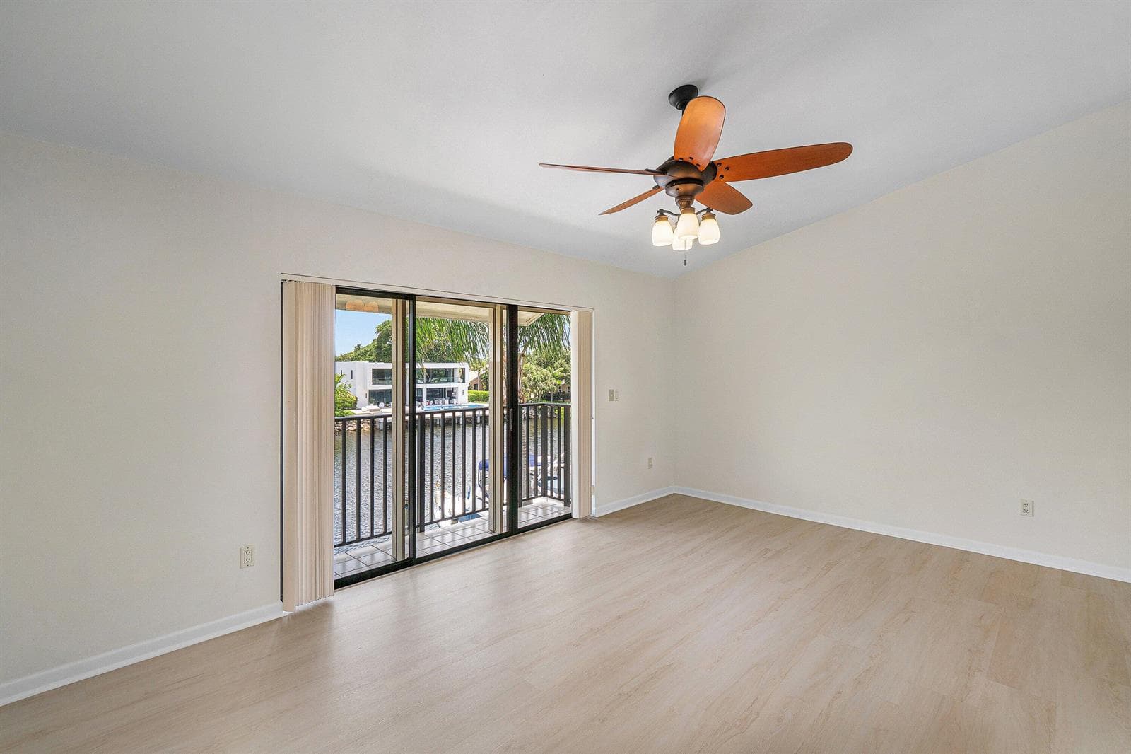 029-210CaptainsWalk-711-DelrayBeach-FL-3