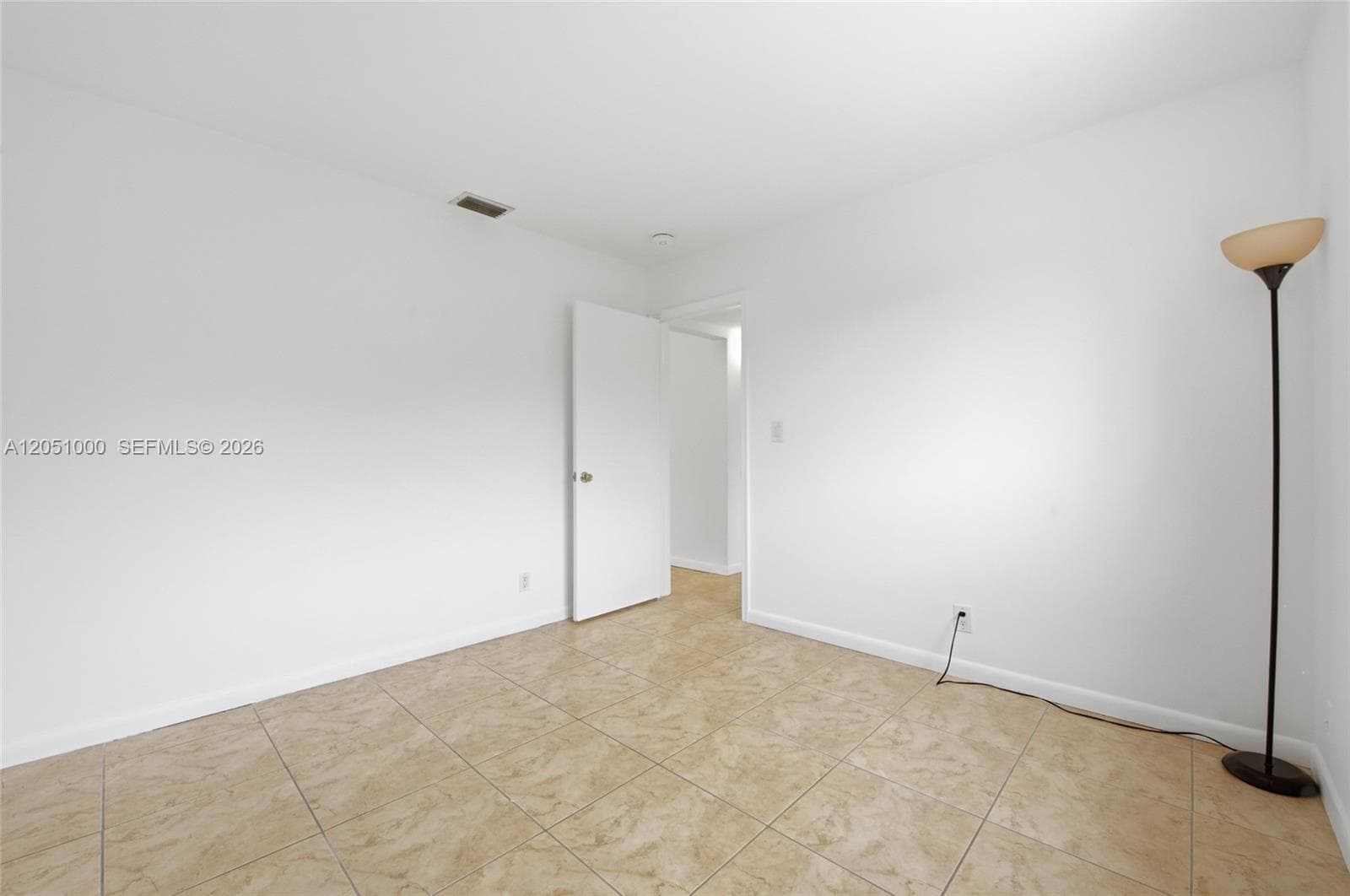 2901 Cleveland St photo 19