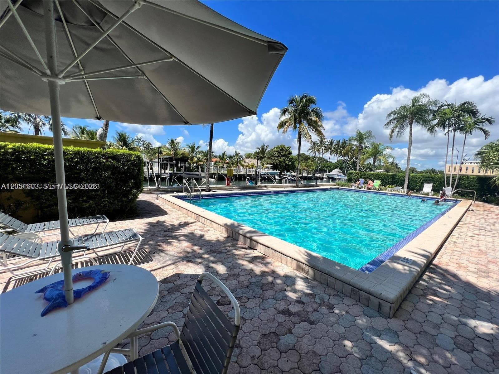 VECINO DEL MAR CONDO · #403 in North Miami - Photo 9