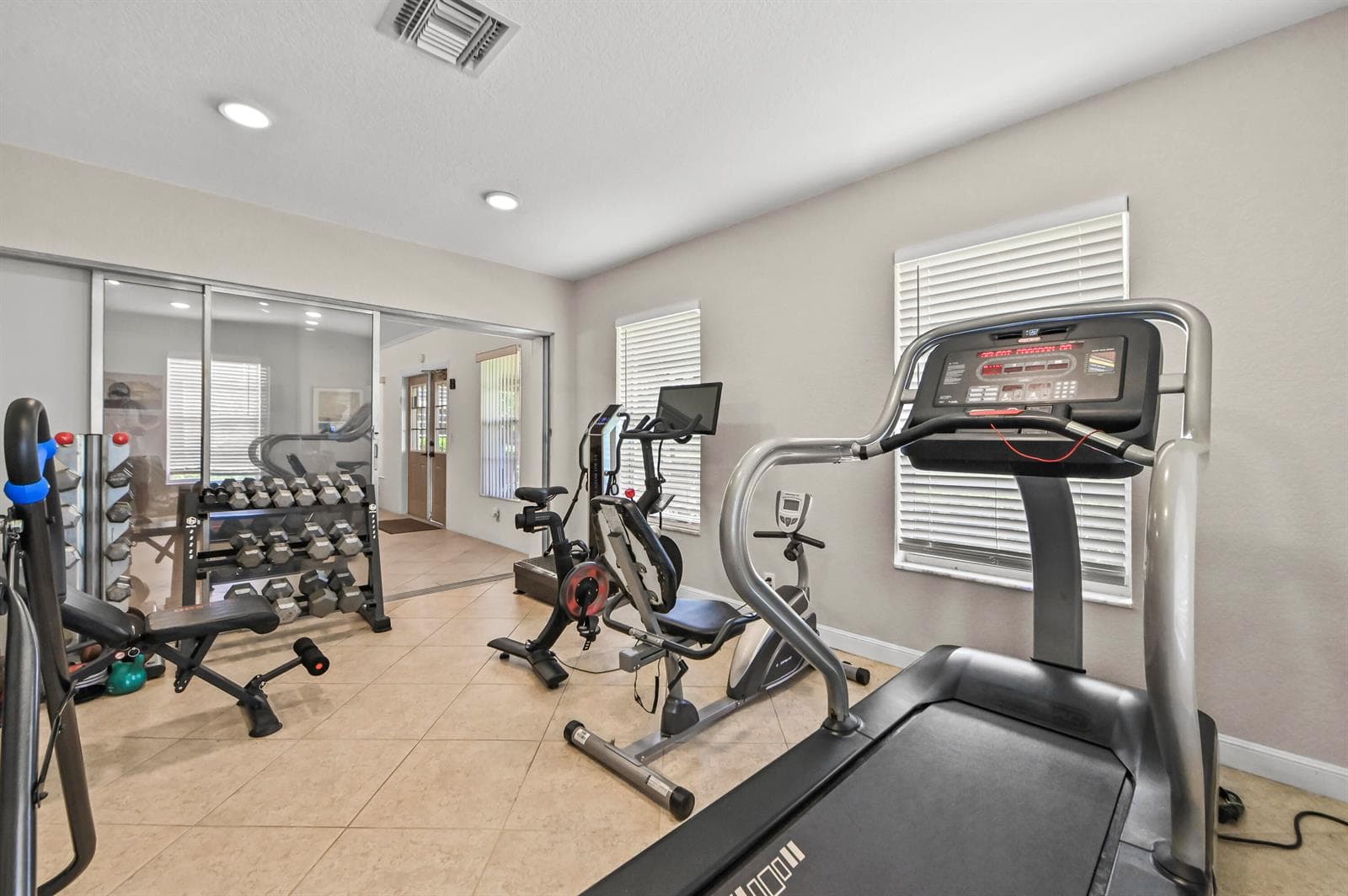 36 Gym 02