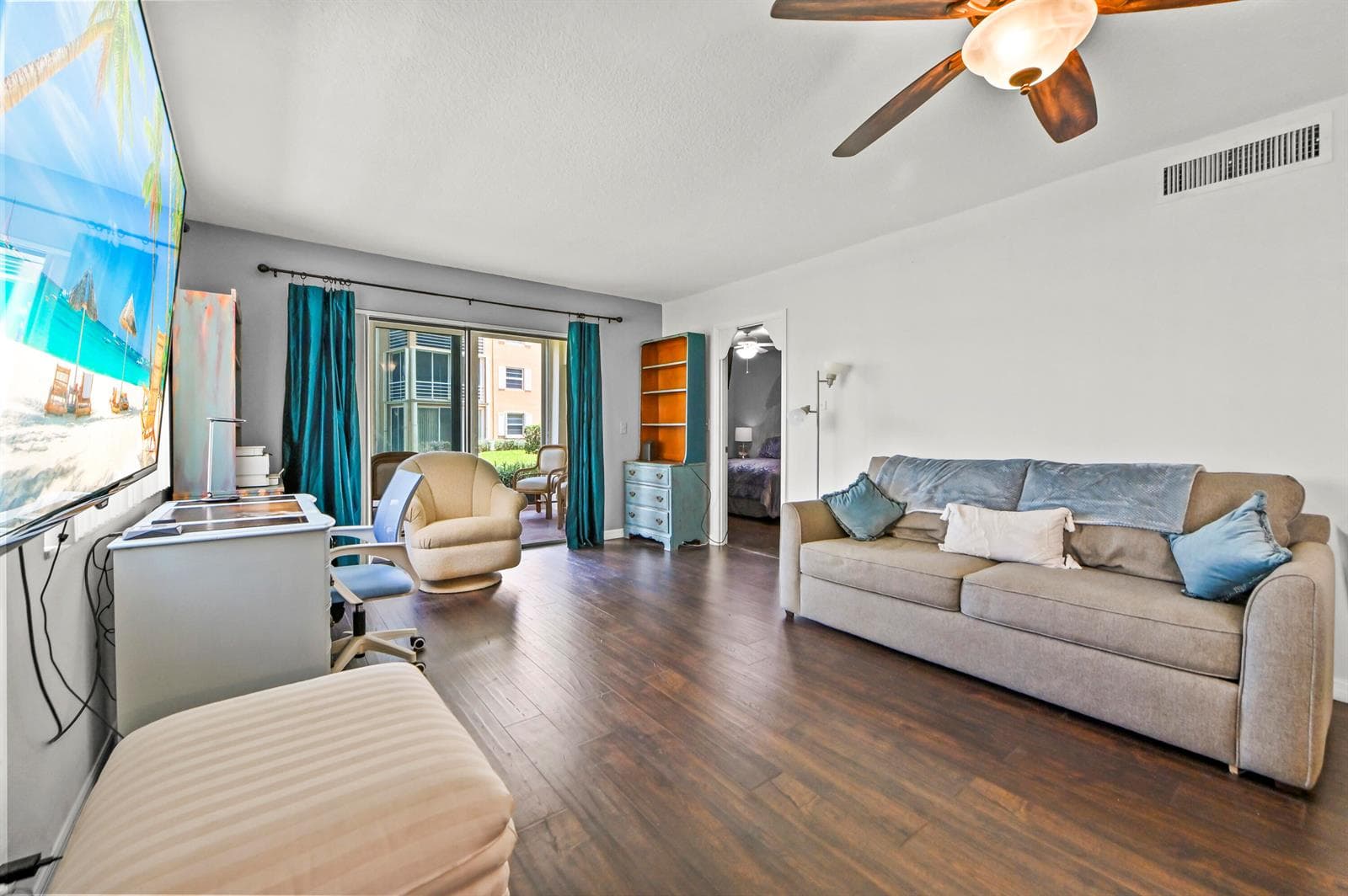 15 Living room 02