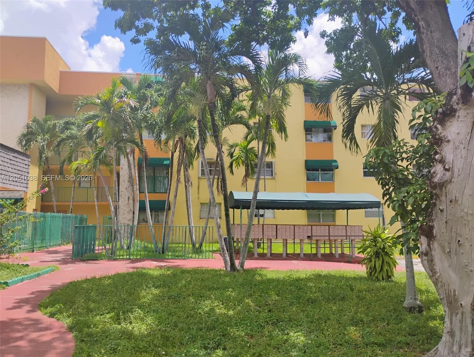 LAS ESTRELLAS CONDO · #414 in Hialeah - Photo 1