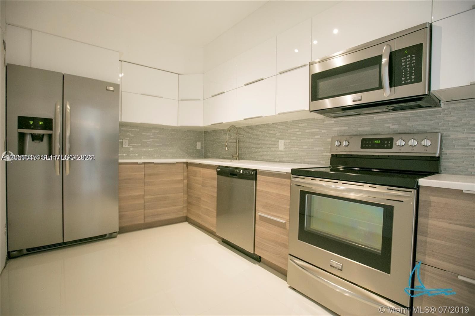 London Towers · #302S in Bay Harbor Islands - Photo 9