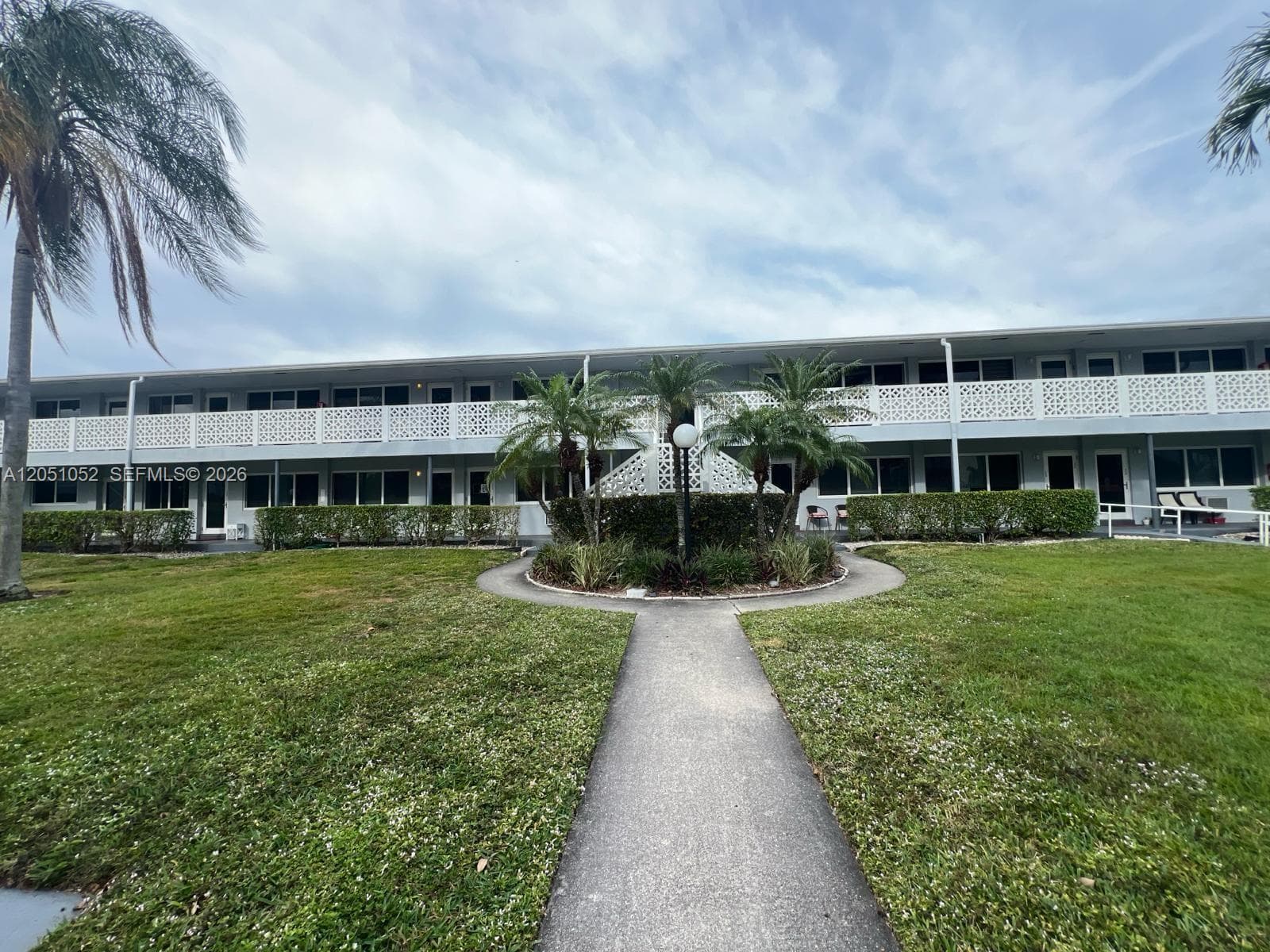 PASADENA GARDEN APARTMENT · #210 in Hallandale Beach - Photo 2