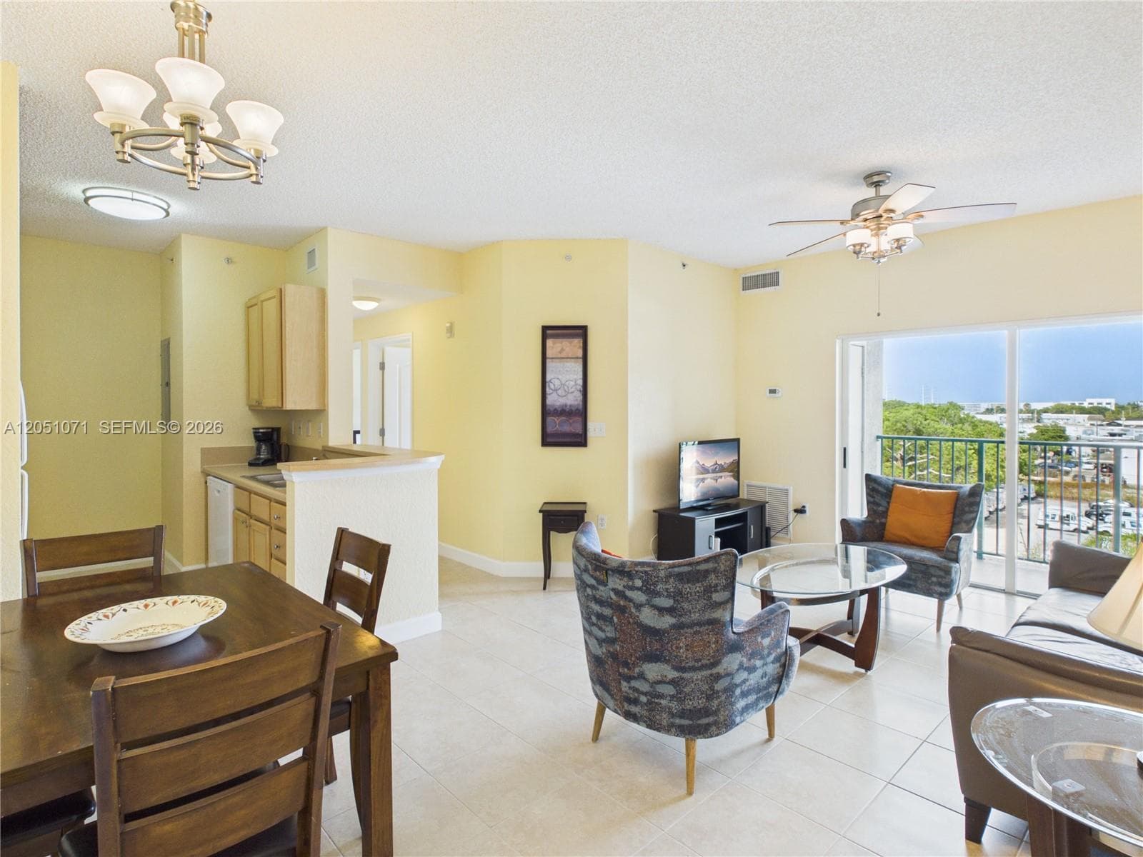 Valencia Condo · #502 in South Miami - Photo 3