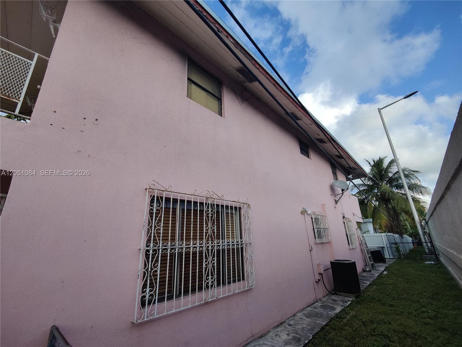 945 NW 19th Ave photo 6