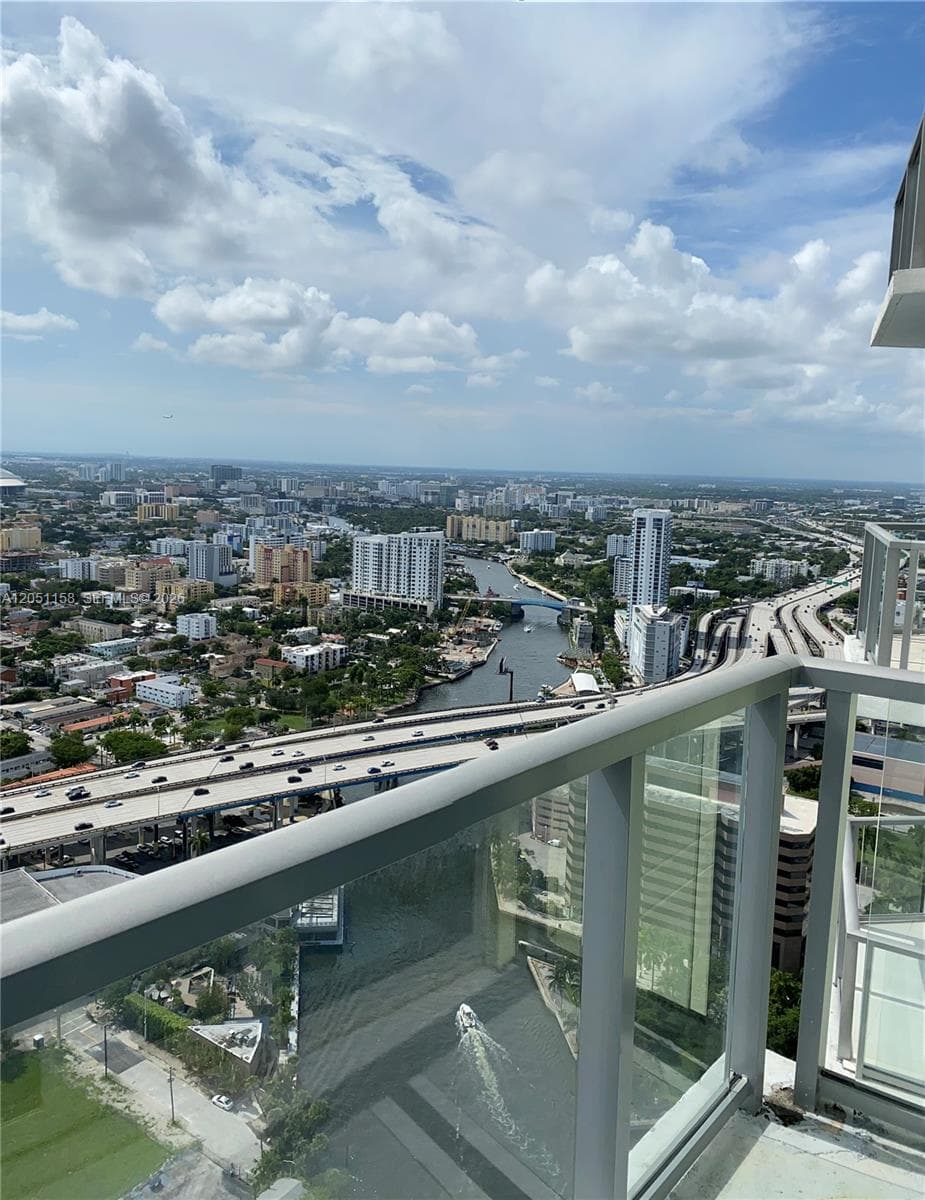 Latitude on the River · #4100 in Miami - Photo 9