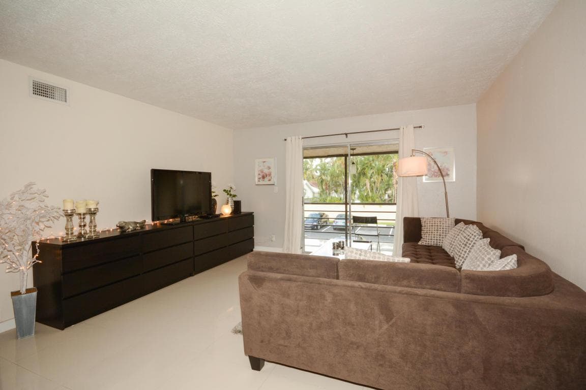 06. Living Room