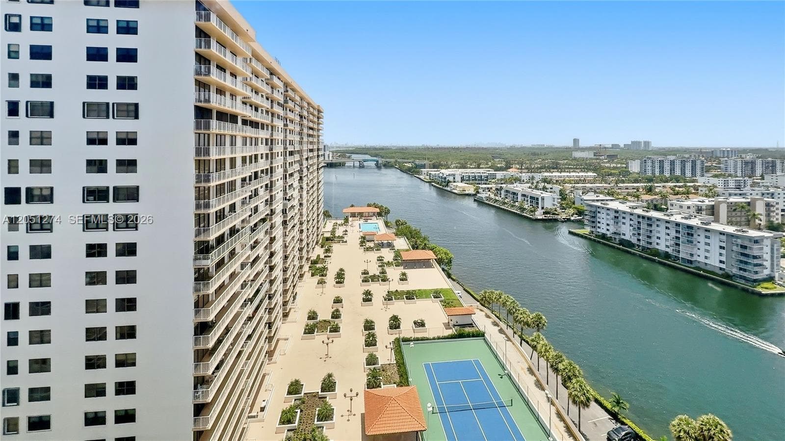Winston Towers 500 · #1907 in Sunny Isles Beach - Photo 7