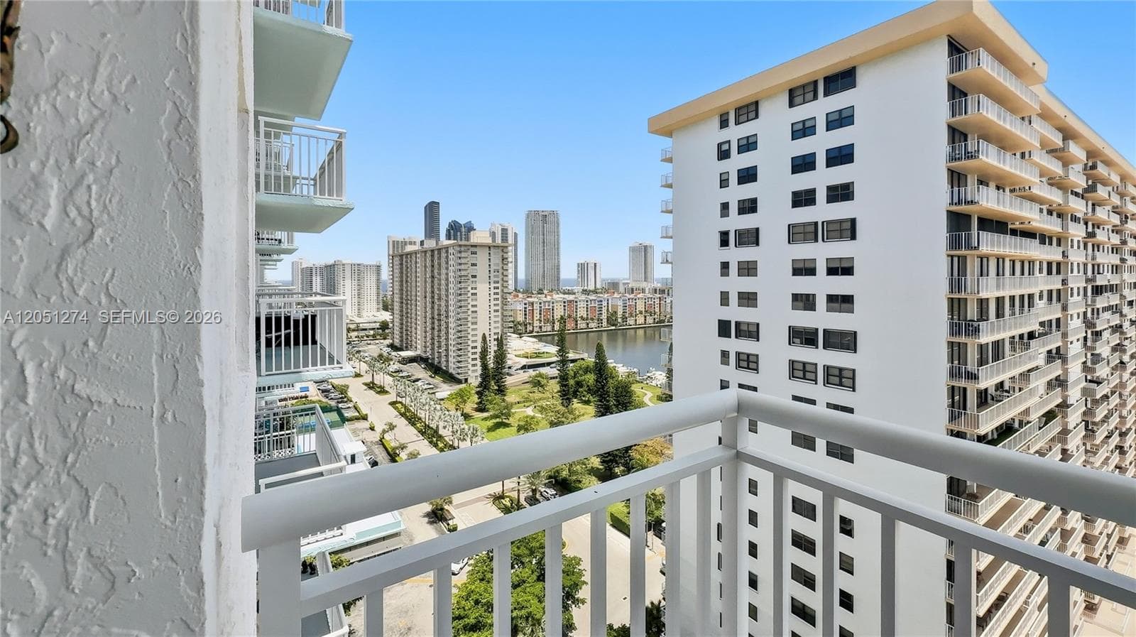 Winston Towers 500 · #1907 in Sunny Isles Beach - Photo 9