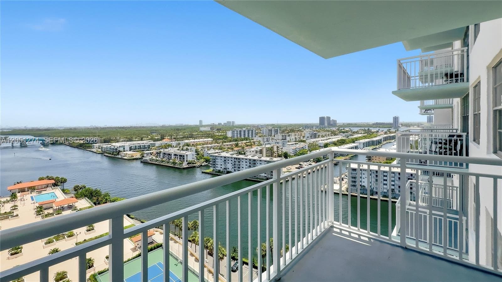 Winston Towers 500 · #1907 in Sunny Isles Beach - Photo 8