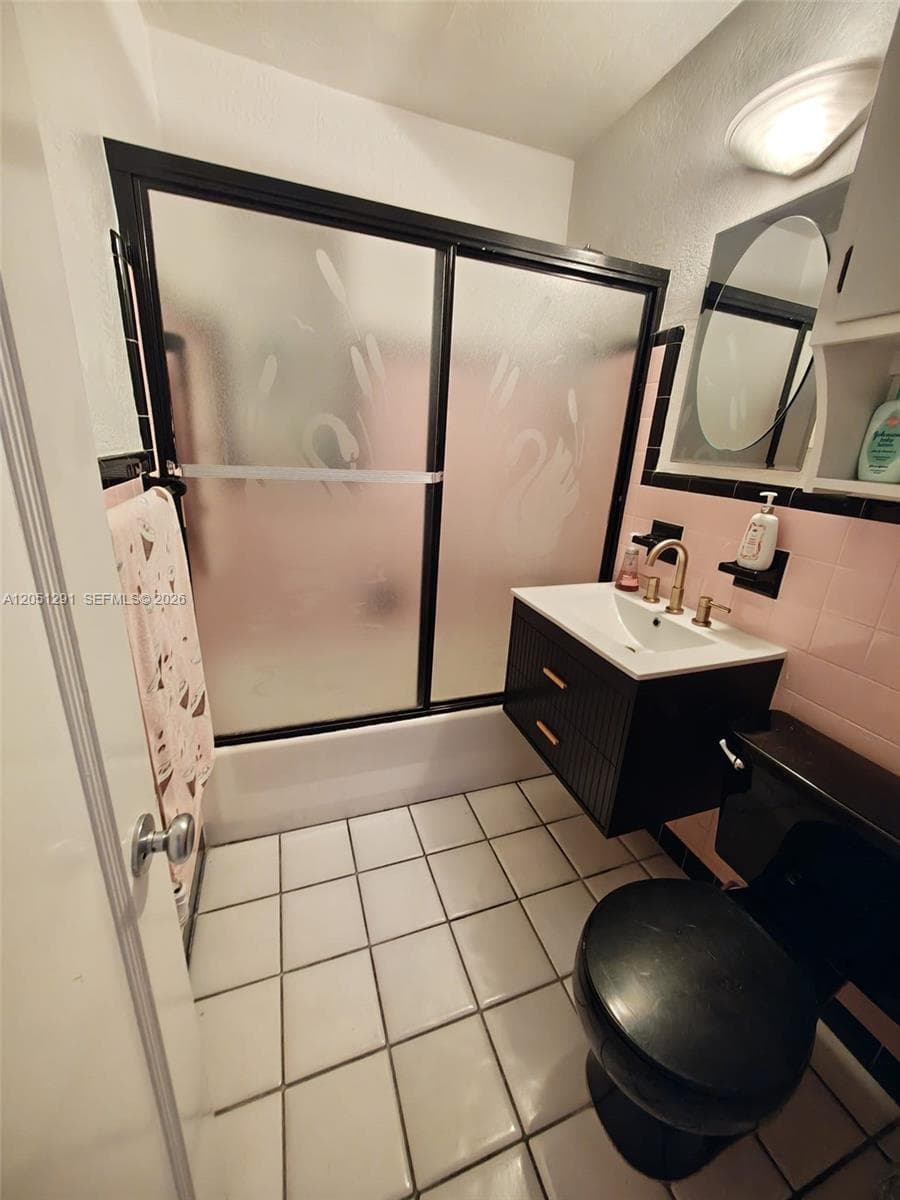 2418 Scott St photo 2