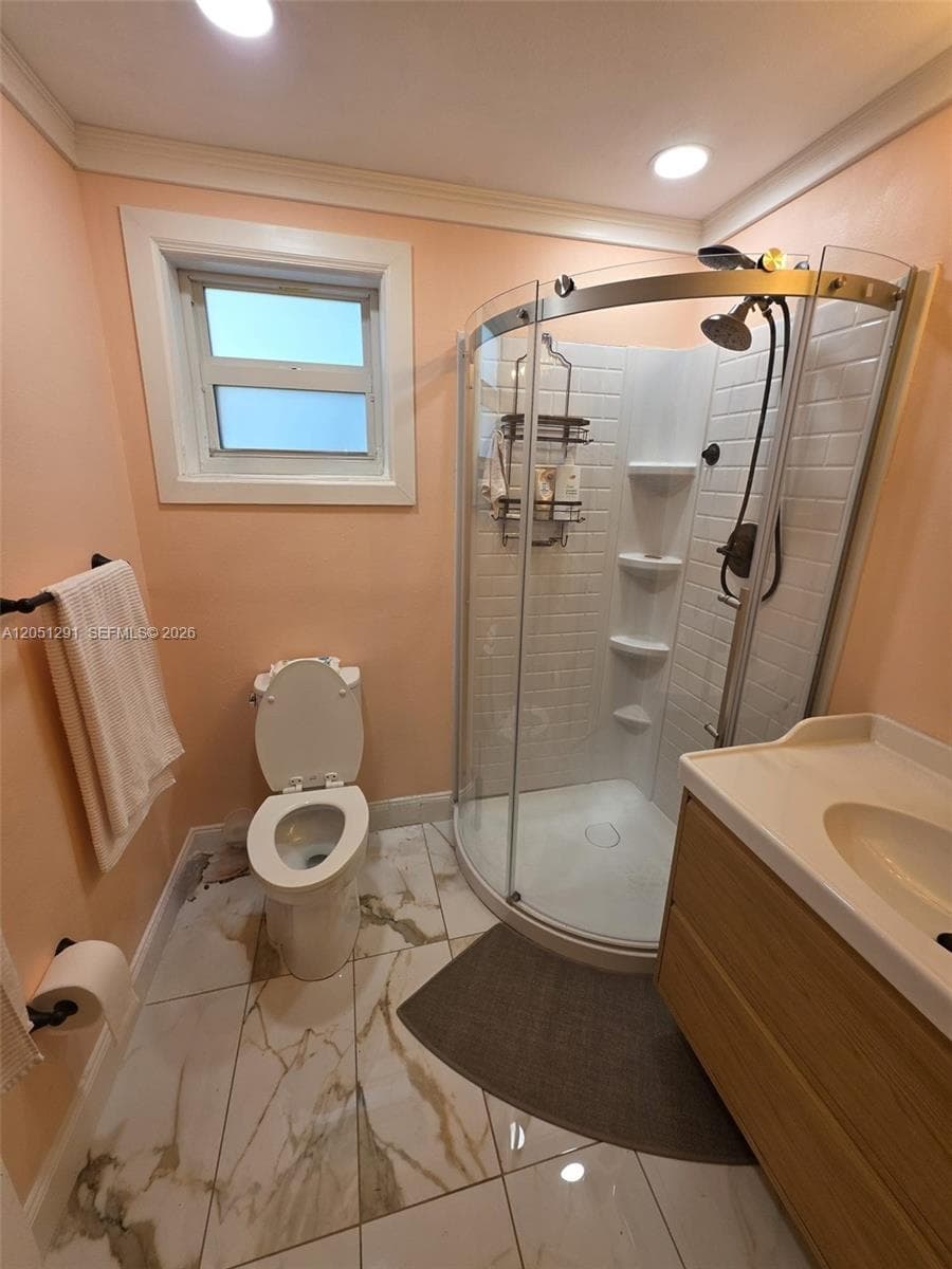 2418 Scott St photo 9