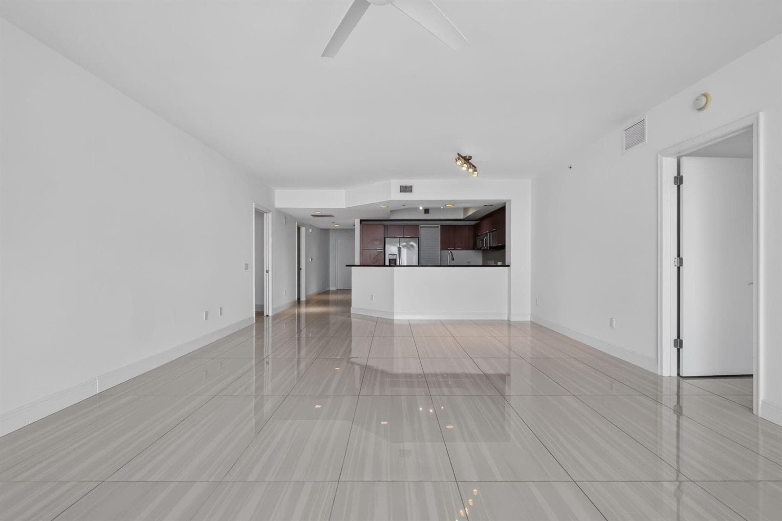 DINING / LIVING RROM