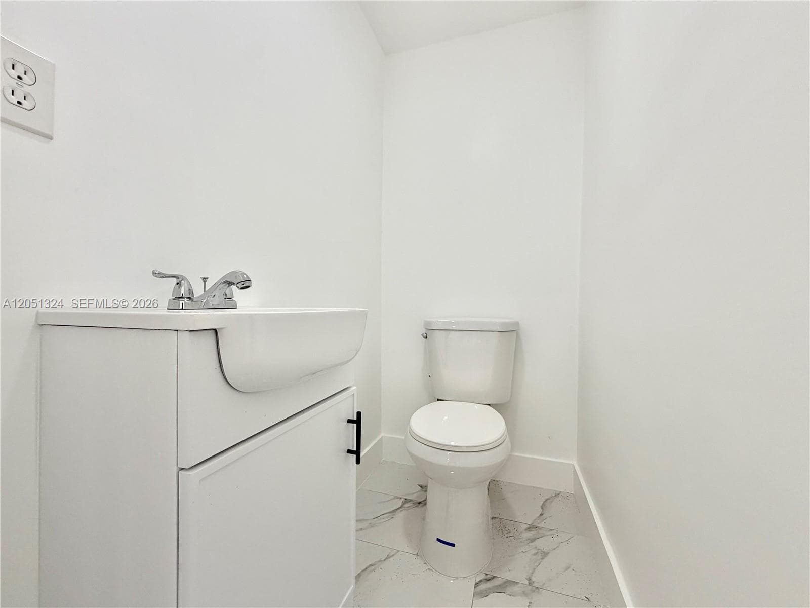 685 SE Park Dr photo 23