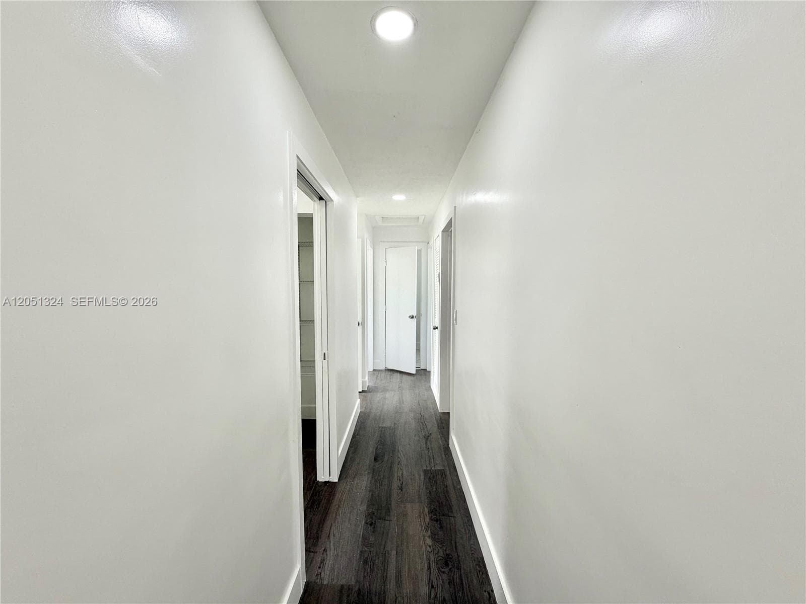 685 SE Park Dr photo 13