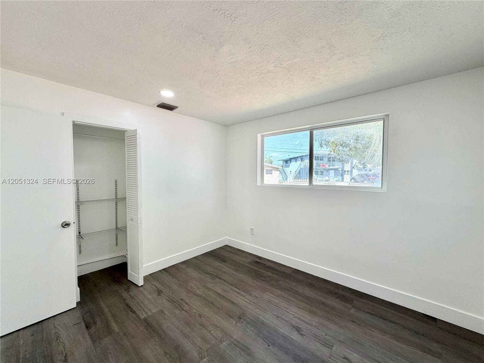 685 SE Park Dr photo 17