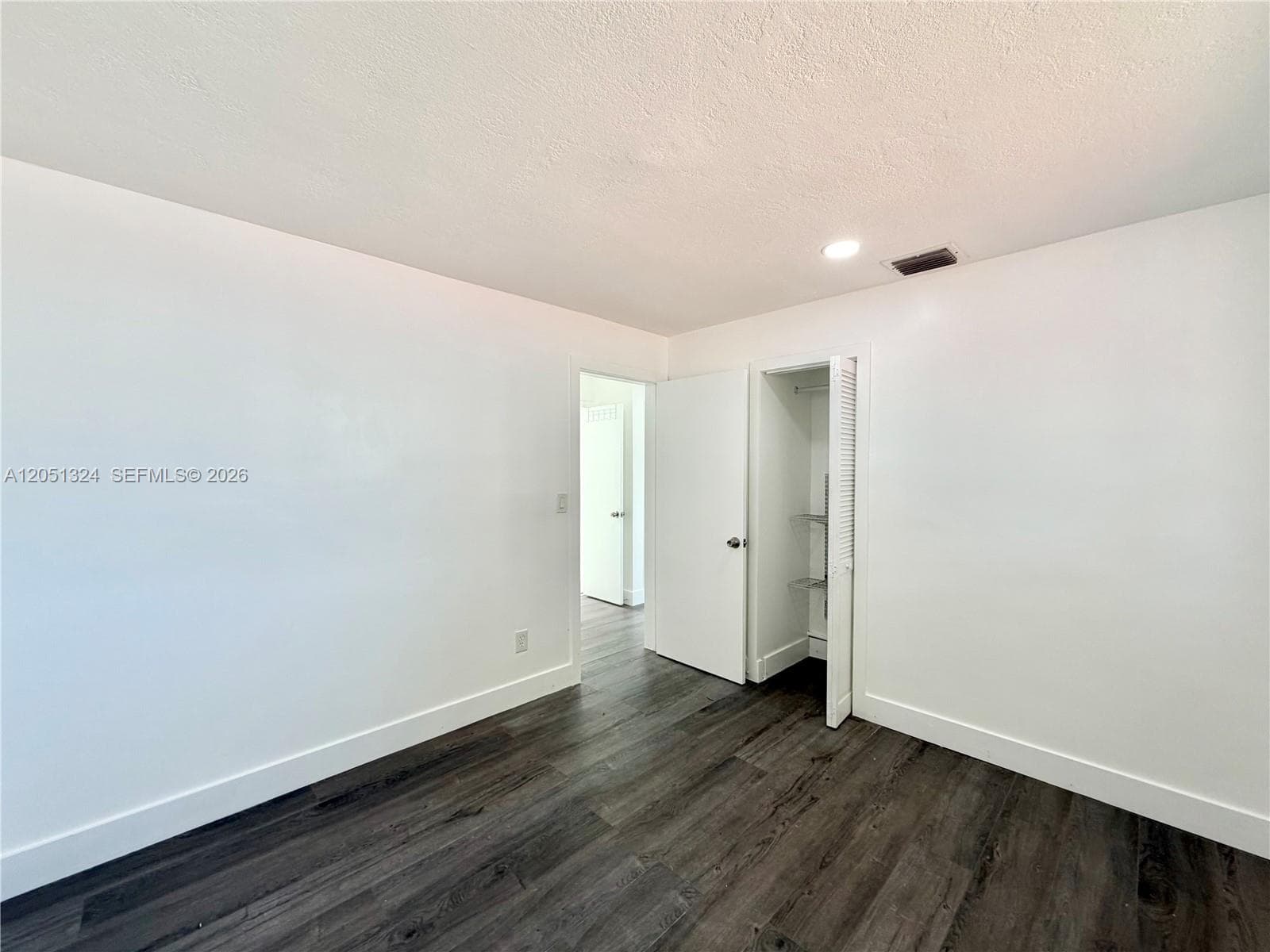 685 SE Park Dr photo 12
