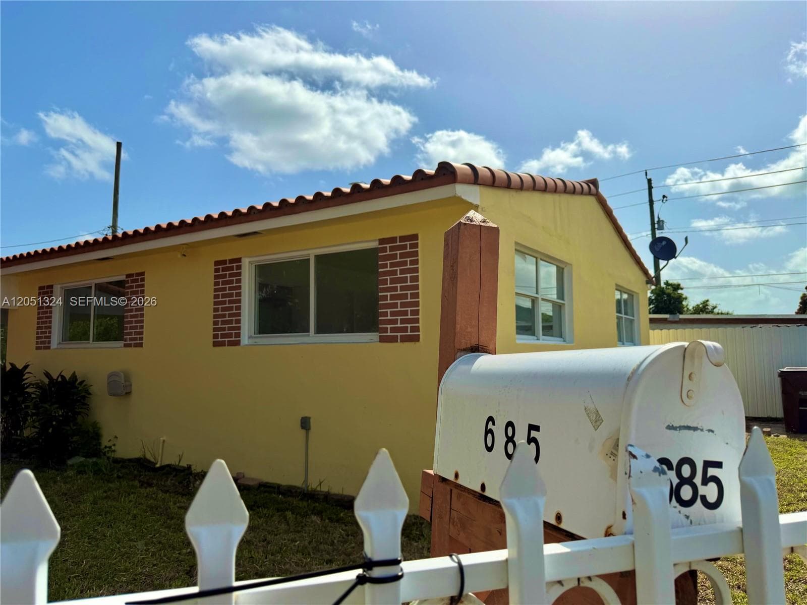 685 SE Park Dr photo 34