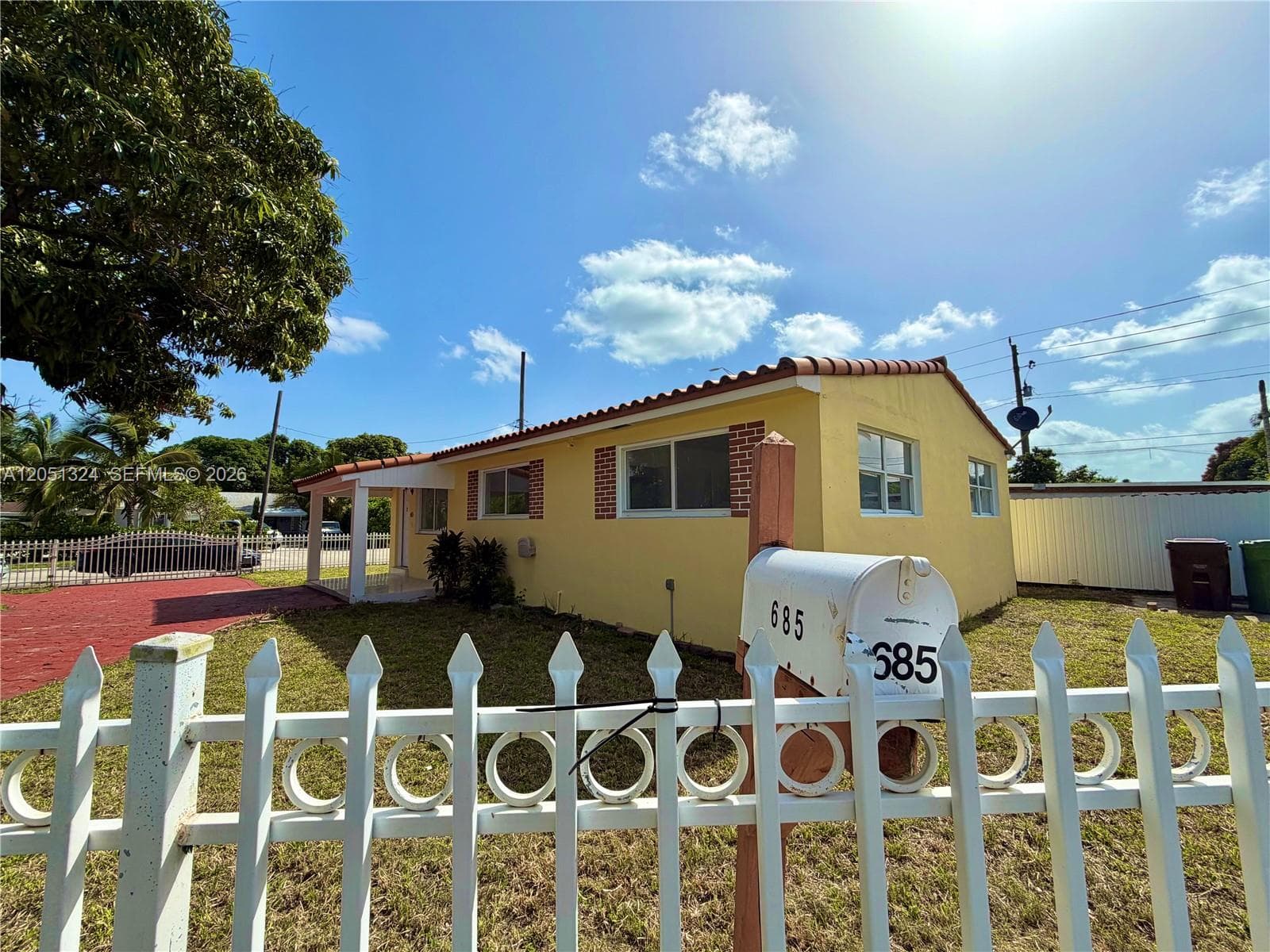 685 SE Park Dr photo 33