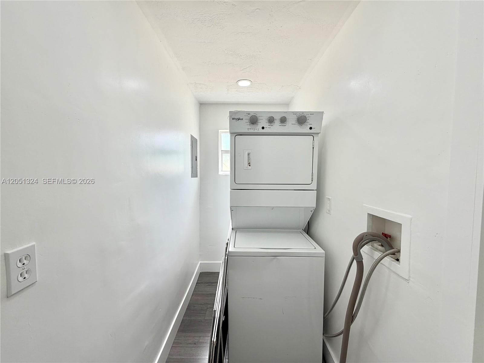 685 SE Park Dr photo 14