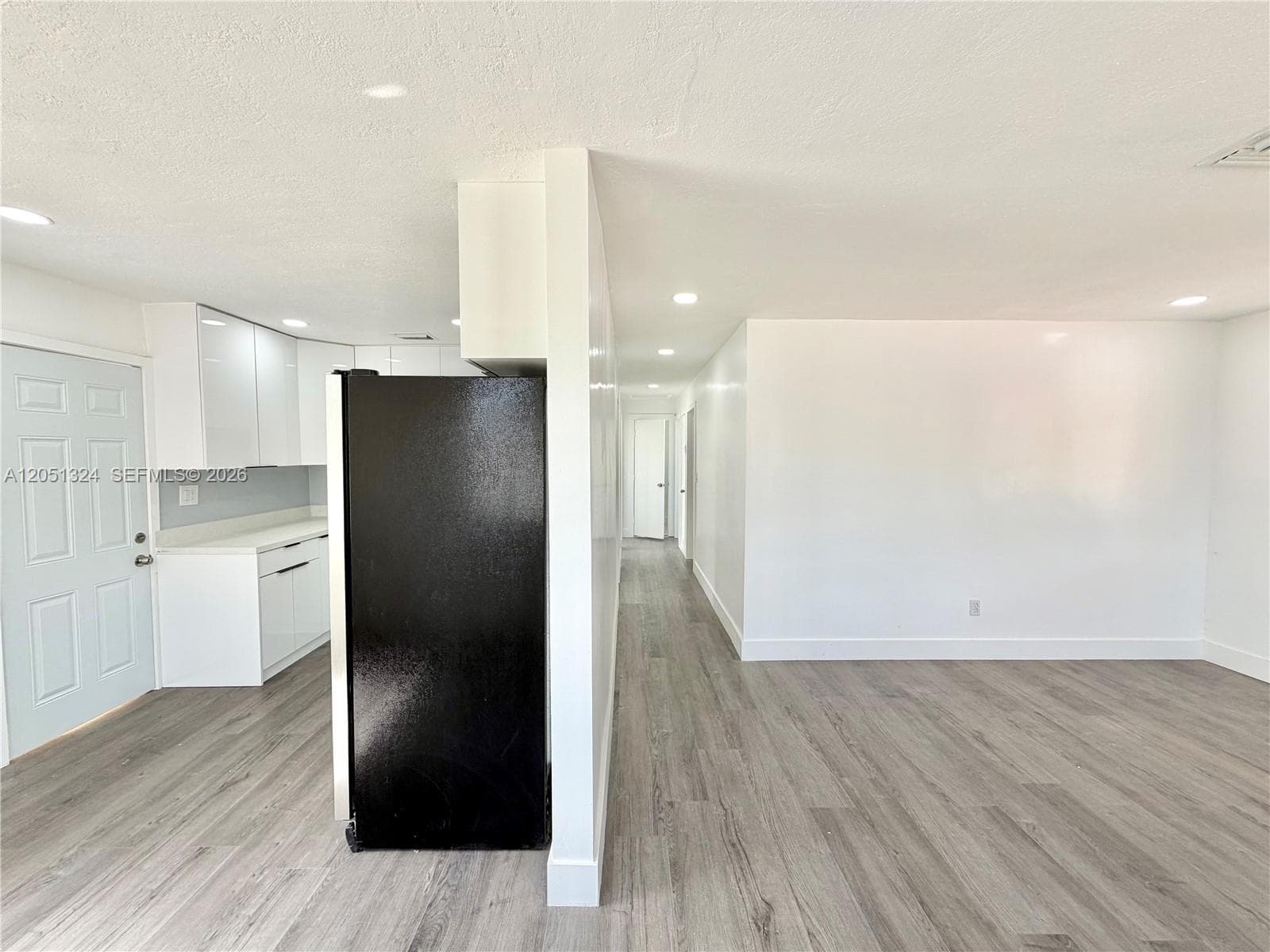 685 SE Park Dr photo 8