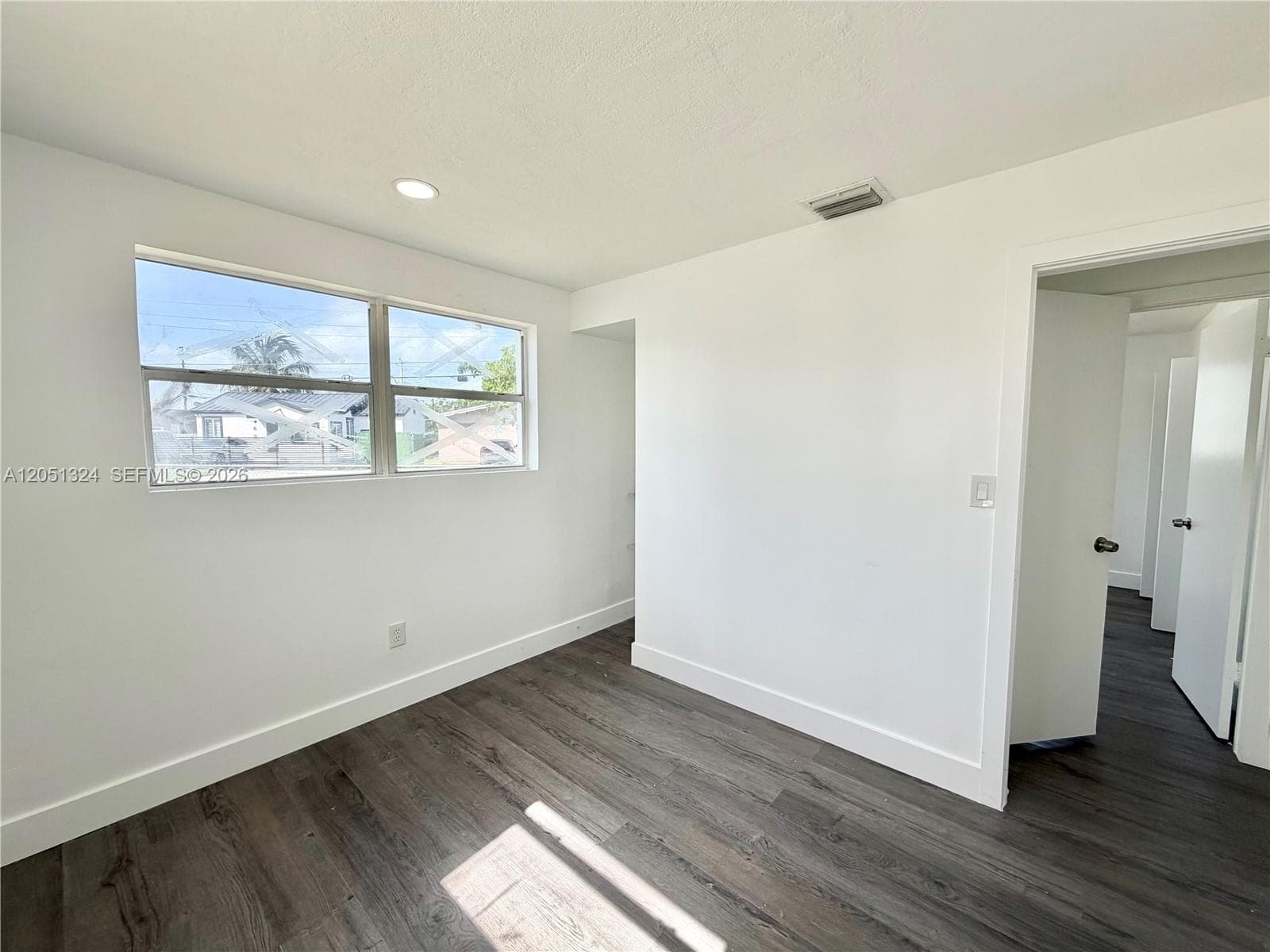 685 SE Park Dr photo 21