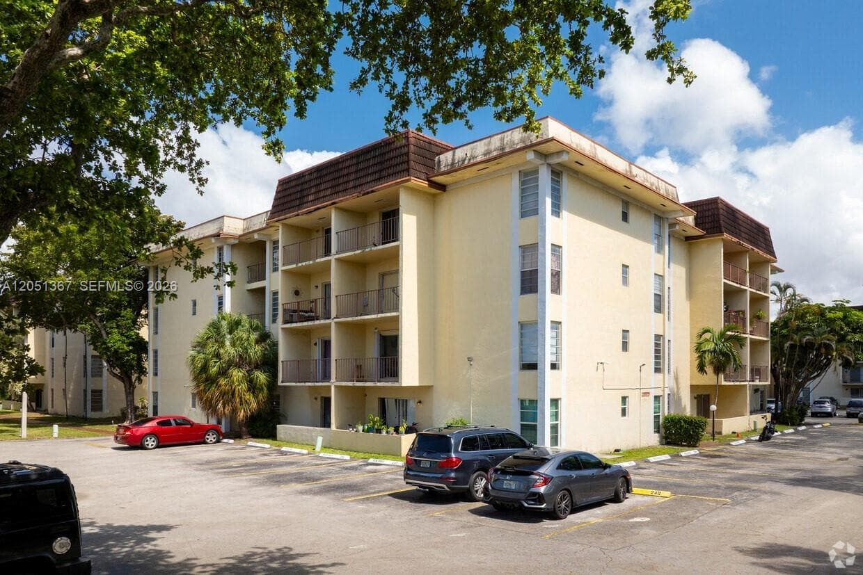 CAPRI GARDENS CONDO · #A409 in North Miami - Photo 12