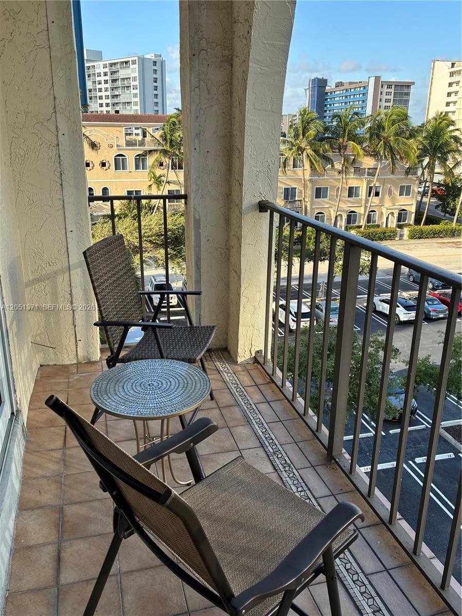 LADO DEL RIO CONDO · #501 in Pompano Beach - Photo 6