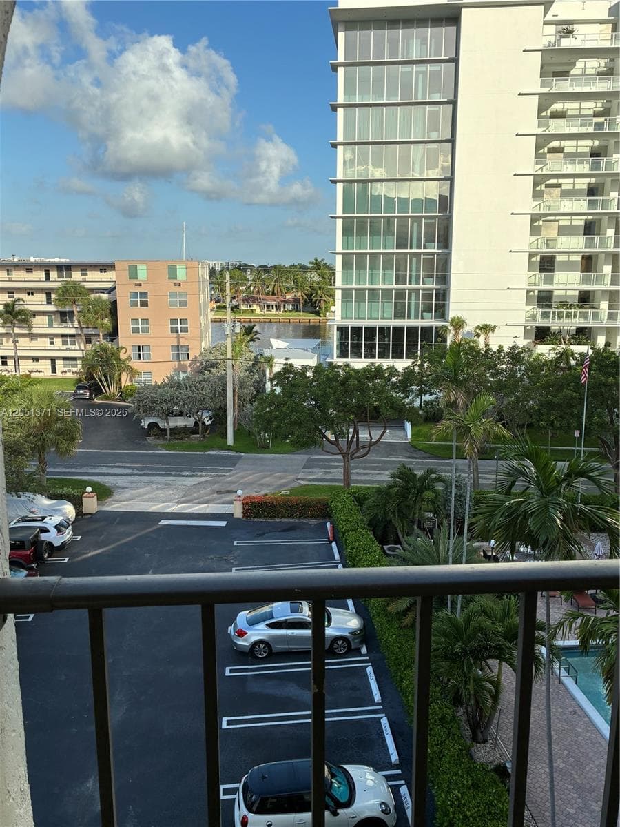 LADO DEL RIO CONDO · #501 in Pompano Beach - Photo 5