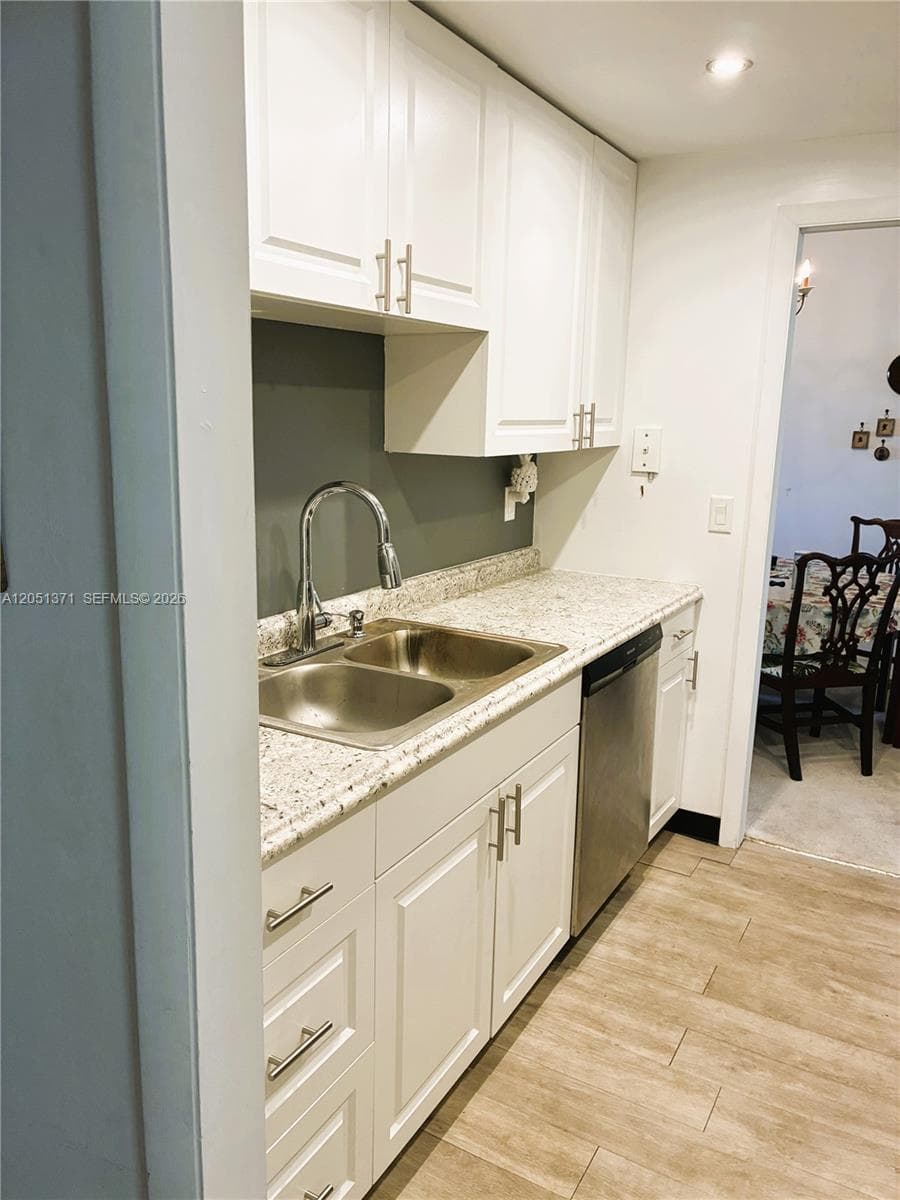 LADO DEL RIO CONDO · #501 in Pompano Beach - Photo 8