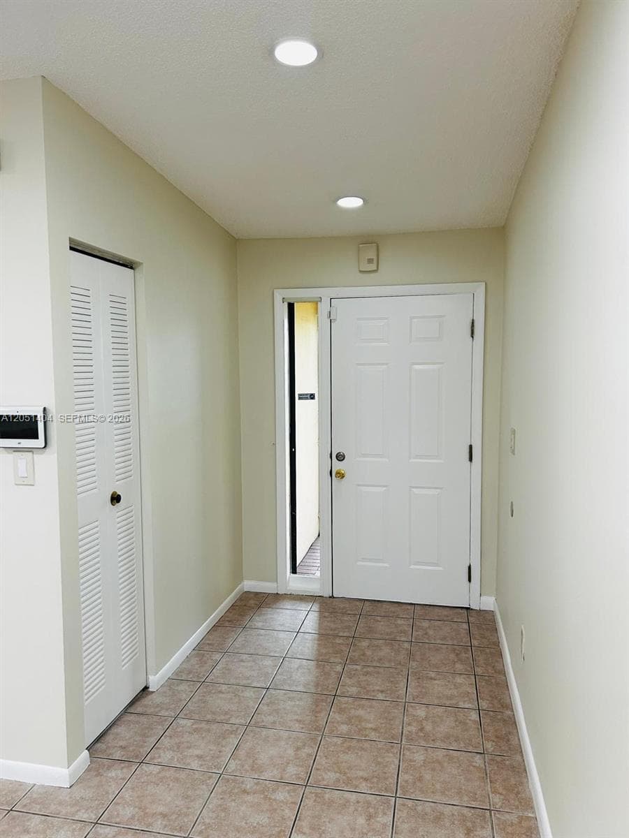 6524 NW 188th Ln photo 2