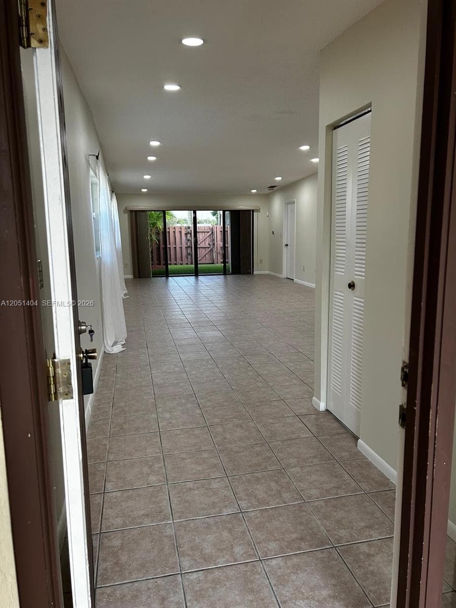 6524 NW 188th Ln photo 3