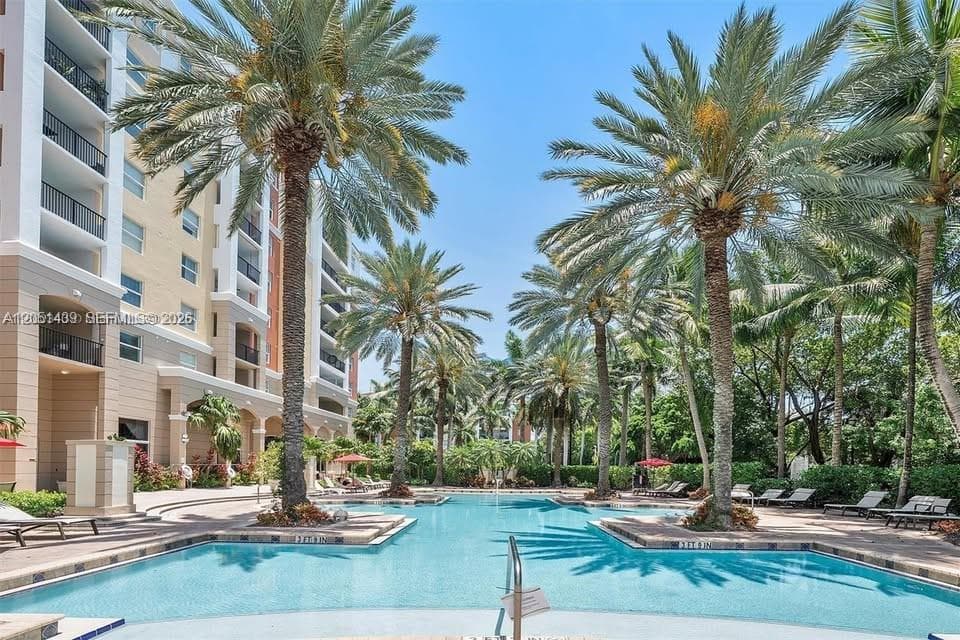 Porto Bellagio · #2814 in Sunny Isles Beach - Photo 32