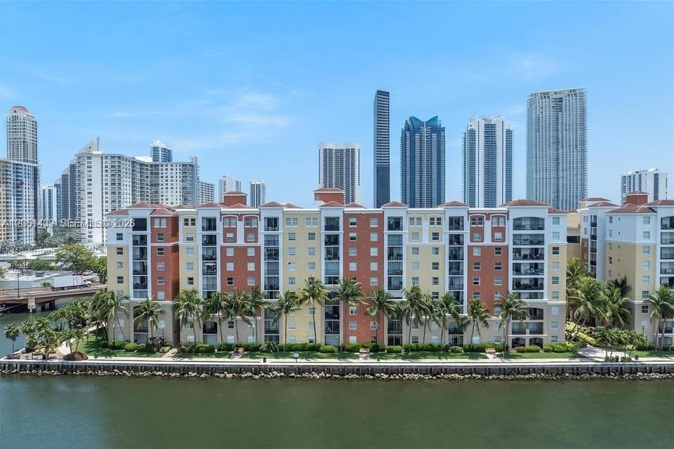 Porto Bellagio · #2814 in Sunny Isles Beach - Photo 41