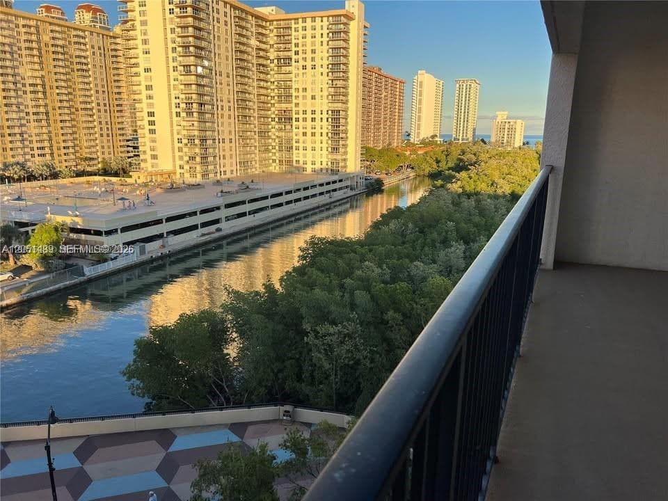 Porto Bellagio · #2814 in Sunny Isles Beach - Photo 8