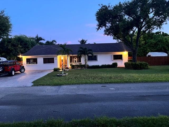16330 SW 282nd St photo 1