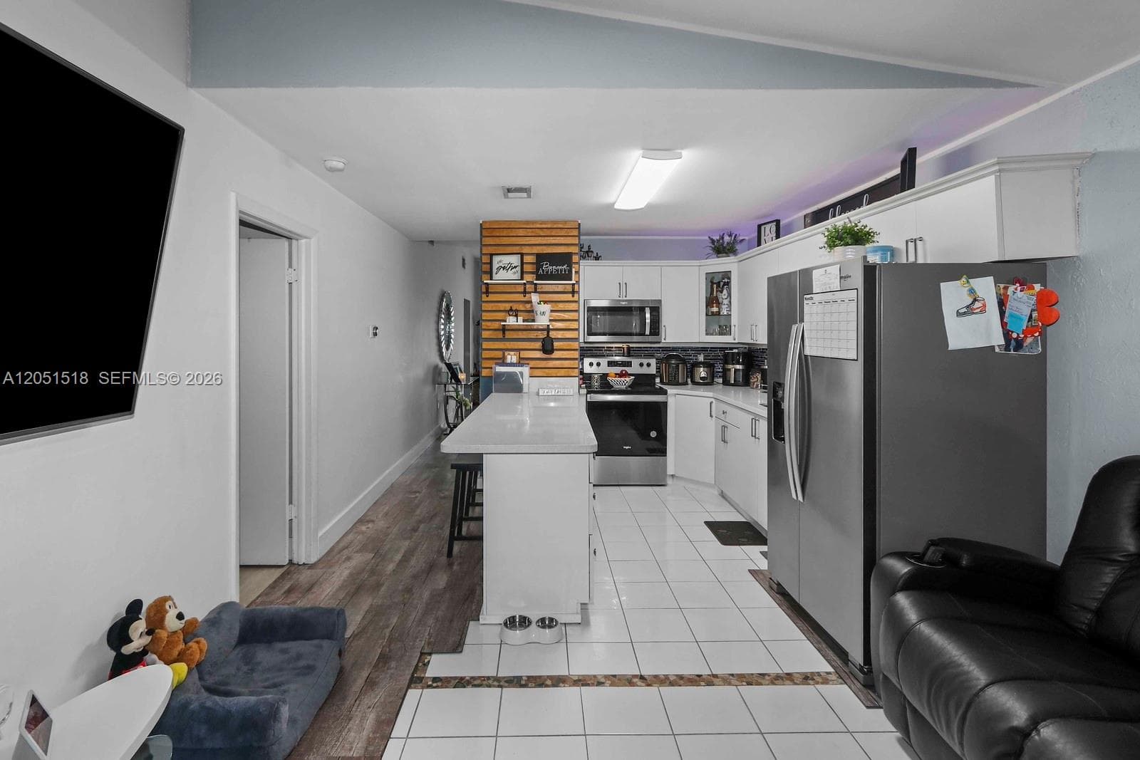 2884 W 75th St photo 11