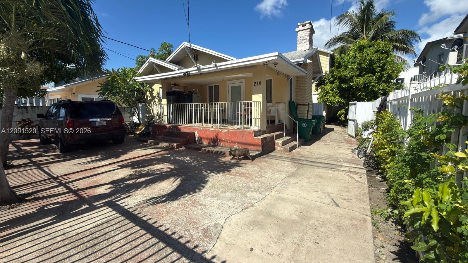 218 SW 10th Ave photo 1