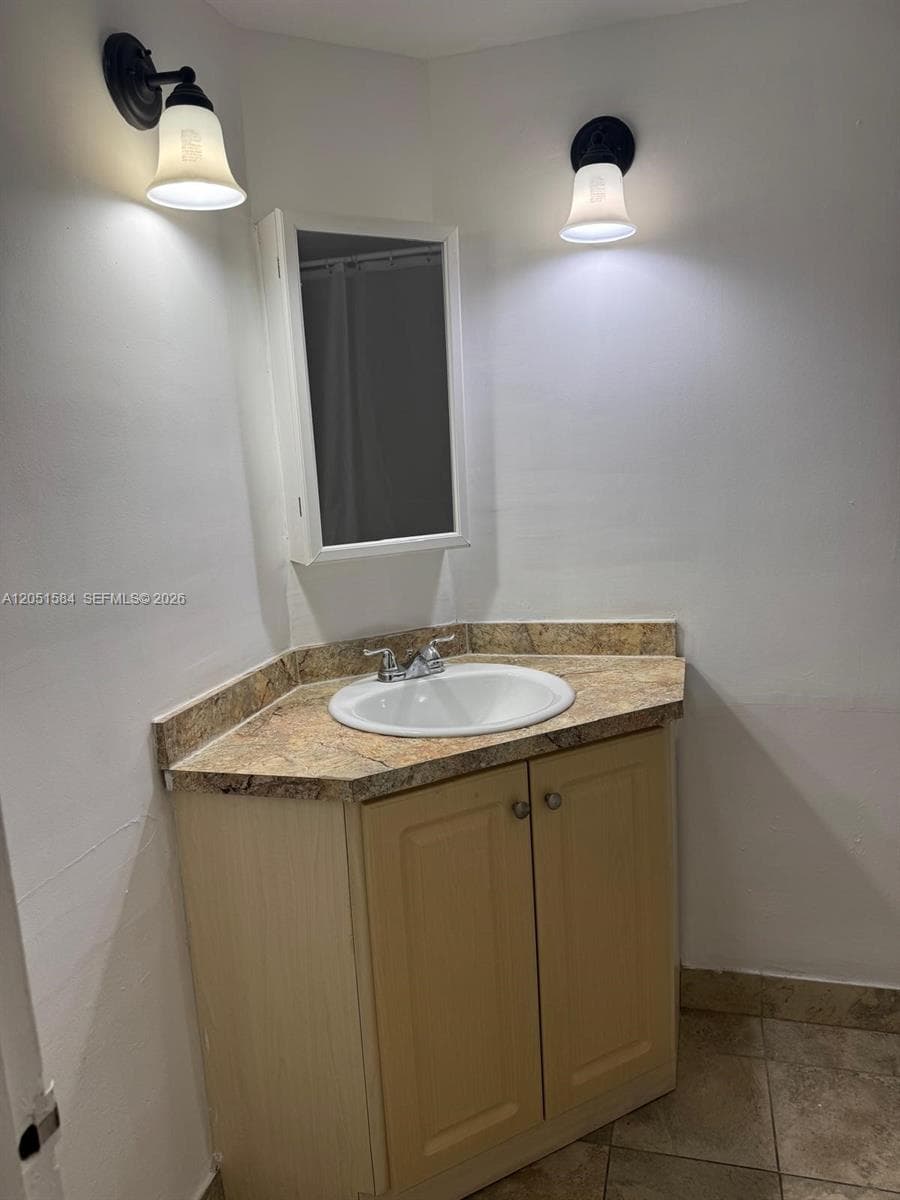 ROLLING GREEN CONDO D · #D108 in Miami - Photo 6