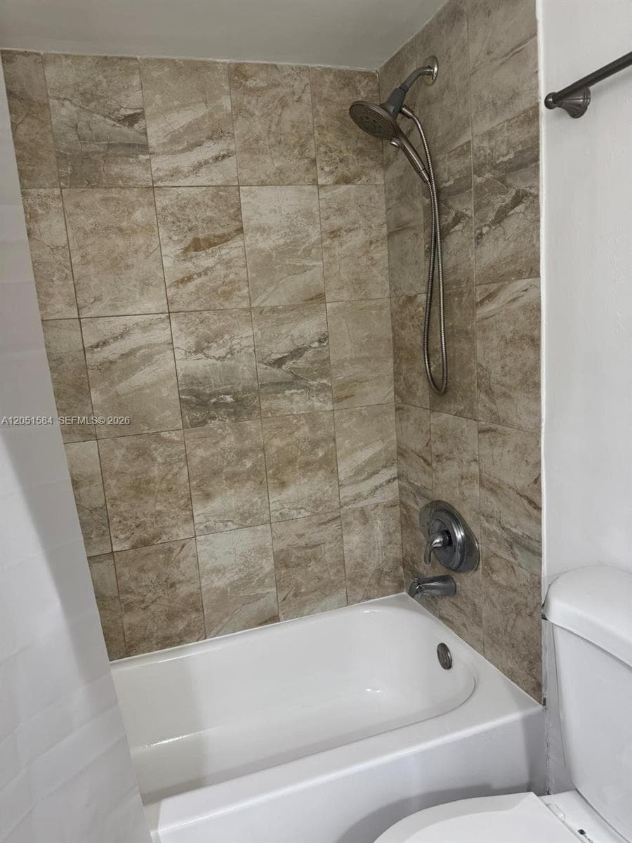 ROLLING GREEN CONDO D · #D108 in Miami - Photo 10