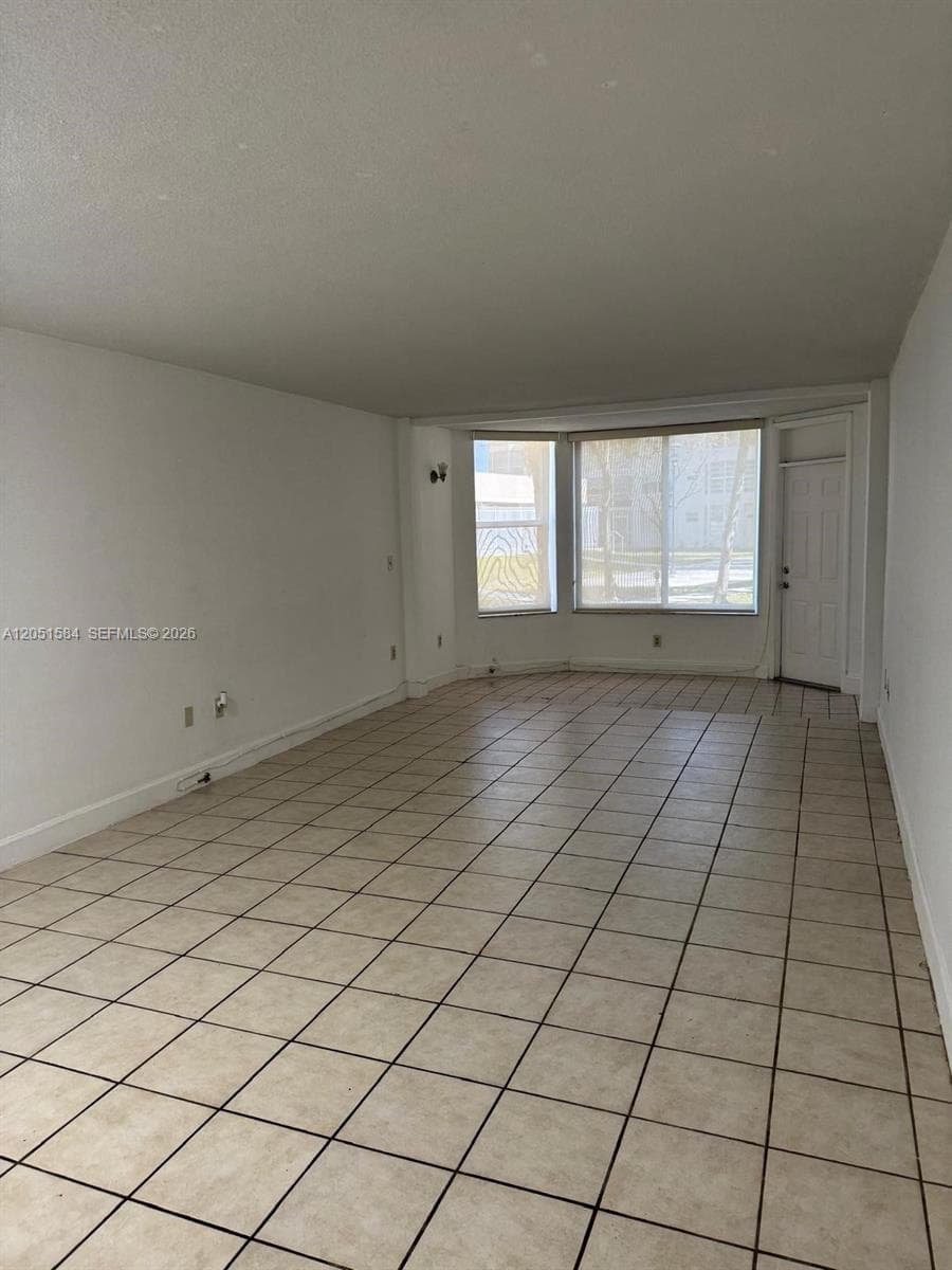 ROLLING GREEN CONDO D · #D108 in Miami - Photo 8