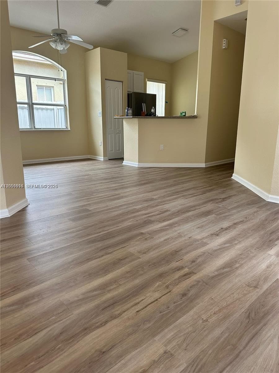 2210 NE 37th Rd #0 photo 4