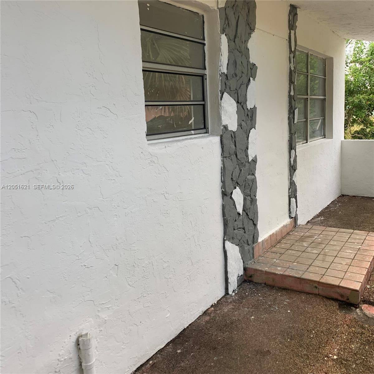 308 NW 9th St photo 2