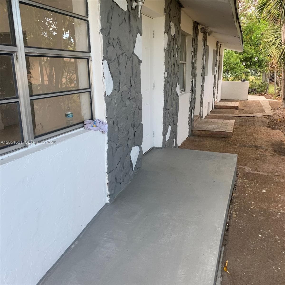 308 NW 9th St photo 5