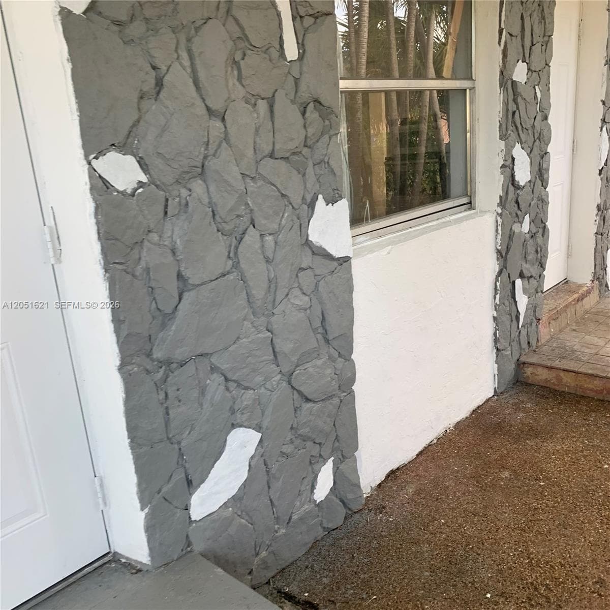 308 NW 9th St photo 4
